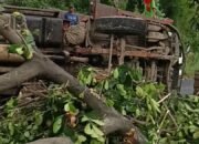 Mobil Truk DLH Terguling, Bukti Buruknya Pengelolaan Sampah di Bandar Lampung