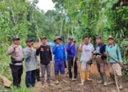 Kenakan Atribut Grib Jaya, Kakon Batu Tegi Makin Gagah Komandoi Warganya