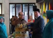 PJ Gubernur Lampung Serahkan SK Perpanjangan PJ Bupati Lambar