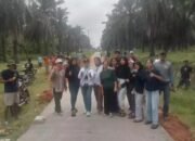 Bersama Masyarakat, Ketua DPRD Lamsel Ikut Bergotong Royong