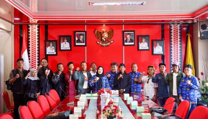 Walikota Bandar Lampung Berangkatkan 7 Seniman Mural Ibadah Umroh