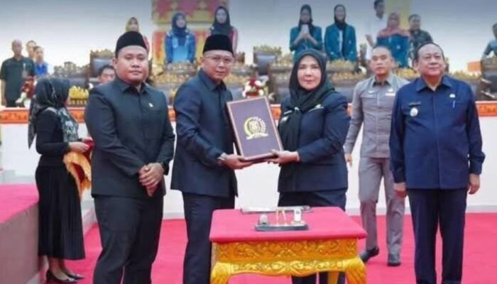 Rapat Paripurna DPRD Kota Bandar Lampung Dihadiri Eva Dwiana