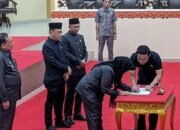 APBD Perubahan 2025, Pendapatan Dipatok Rp 3,3 Triliun, DPRD Balam Sahkan