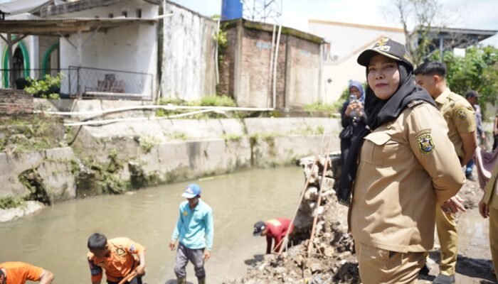 Antisipasi Genangan, Wali Kota Eva Dwiana Instruksikan Pelebaran Gorong-Gorong di Tanjung Senang