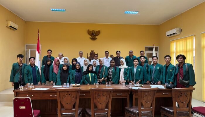 Perdalam Tata Kelola Informasi Publik, Mahasiswa Fisipol UM Lampung Sambangi Komisi Informasi