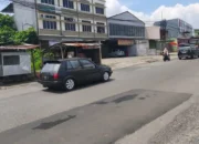 Jalan Berlubang di Ratu Dibalau Diperbaiki, Warga Terima Kasih ke Wali Kota Eva Dwiana