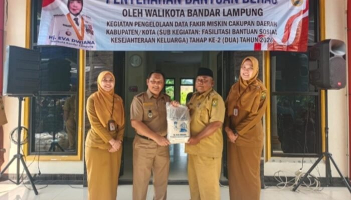 Sasar Kecamatan Sukabumi, Pemkot Bandar Lampung Salurkan Ribuan Paket Beras Pangan