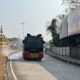 Tekan Polusi Abu Vulkanik, Satbrimob Polda Lampung Terjunkan Water Cannon Semprot Jalan Protokol