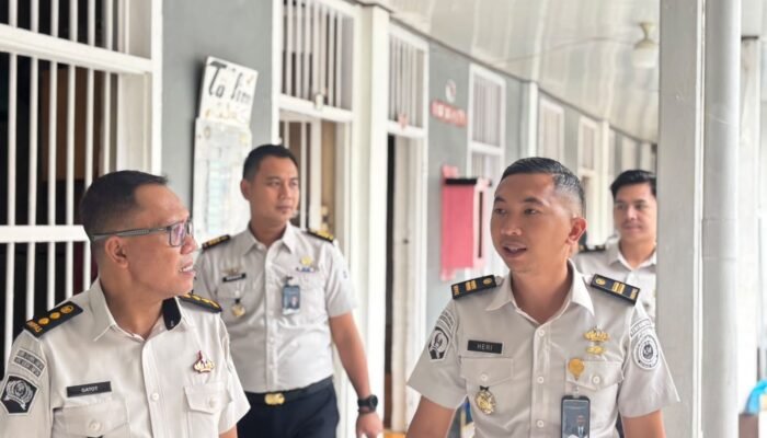 Cegah Halinar, Petugas Lapas Bandar Lampung Gelar Kontrol Rutin Blok Hunian