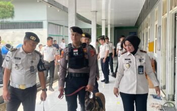 Gandeng Unit K-9 Polda Lampung, Kalapas Ike Rahmawati Pimpin Razia Blok Hunian dan Layanan Jemput Bola Warga Binaan