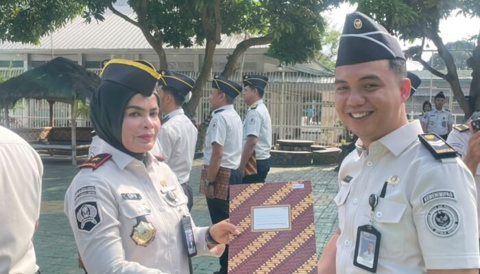 Penyematan Pangkat oleh Kalapas kepada 11 Petugas Lapas Kelas I Bandar Lampung: Wujud Keadilan Negara dan Apresiasi Atas Kinerja Nyata